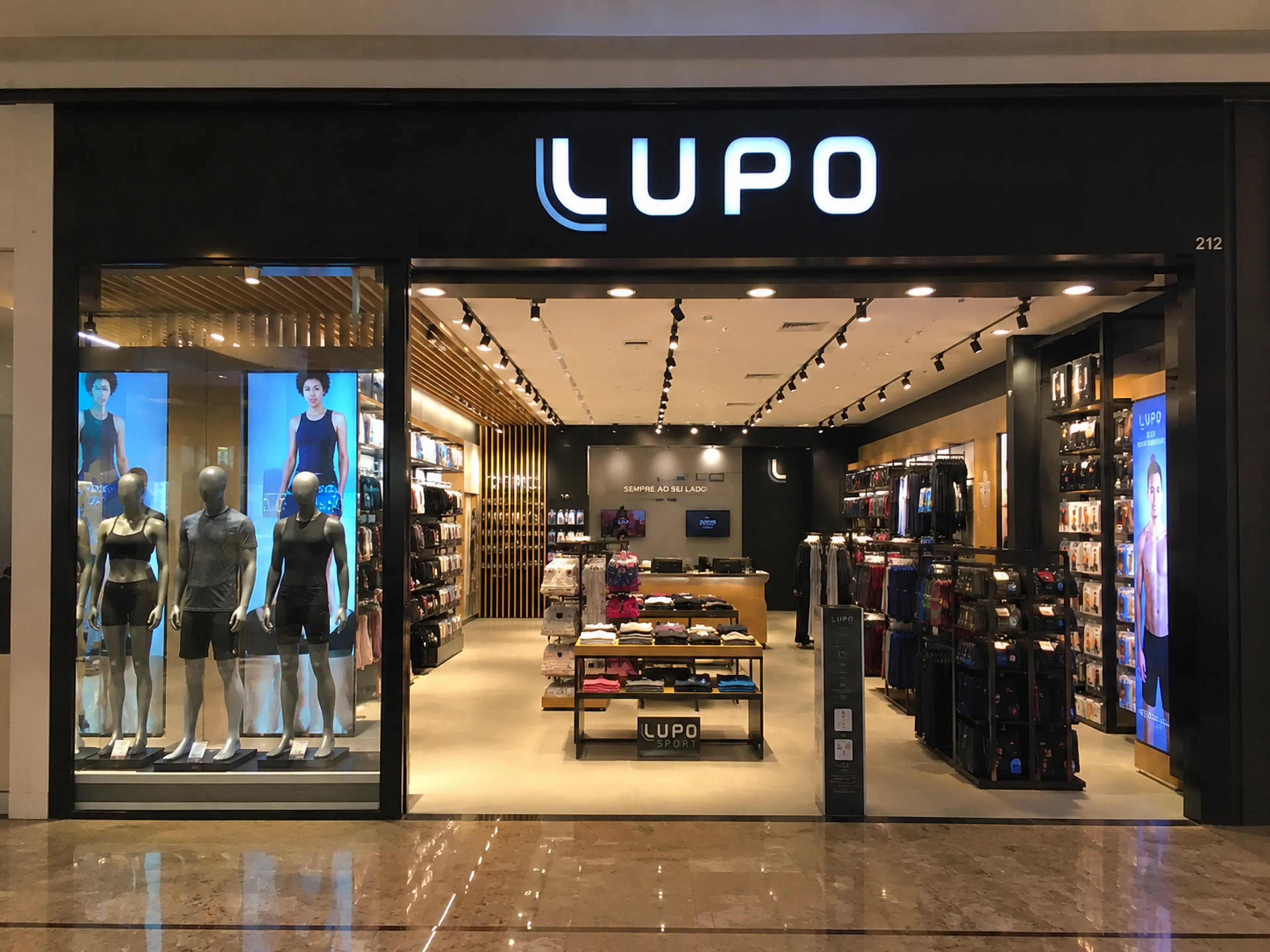 Implantação de franquia: Lupo, Center Norte — São Paulo